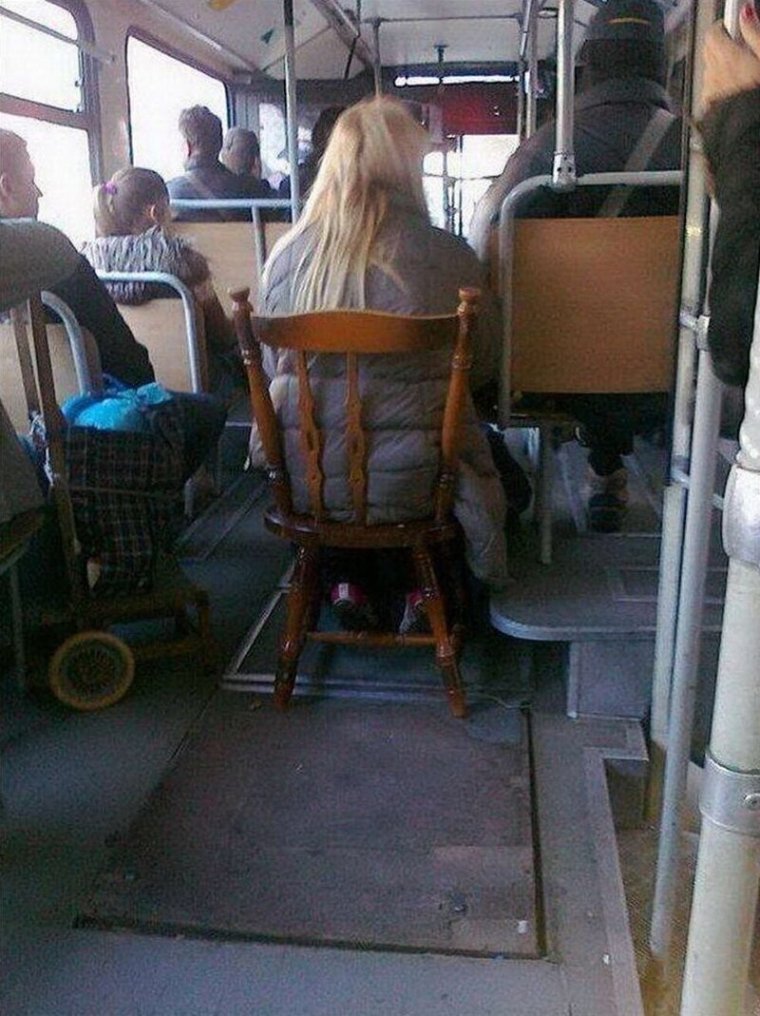 Смешные люди в автобусе