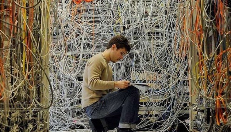 Провода в серверной