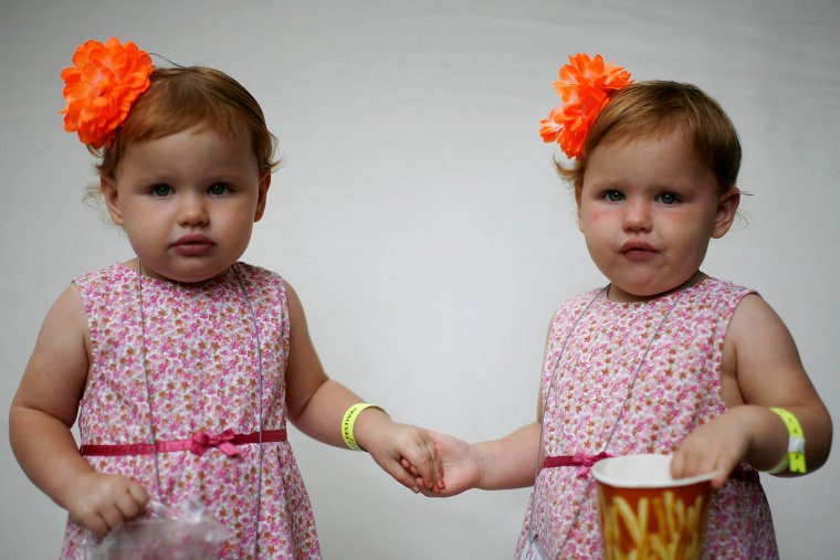 Близнецы фото с приколами