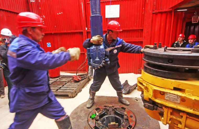 Слесарь на буровой