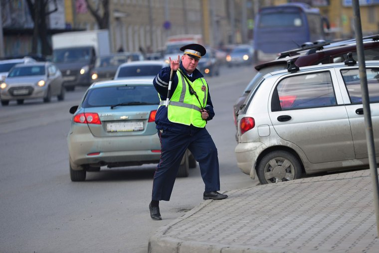 Полицейский на дороге