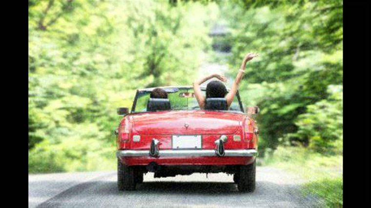 Люди в кабриолете