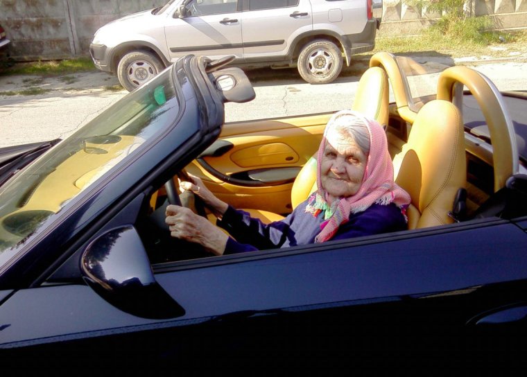 Бабуля за рулем