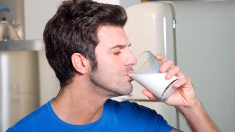 Мужчина и кефир