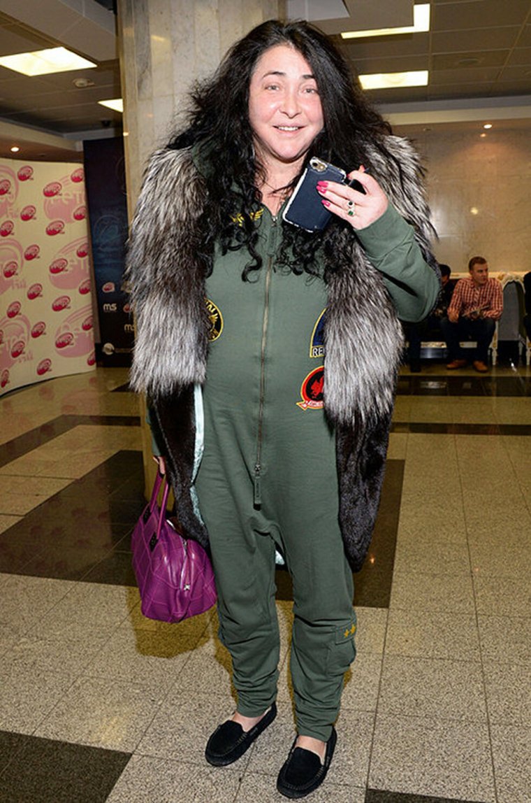 Нелепый наряд Лолиты Милявской