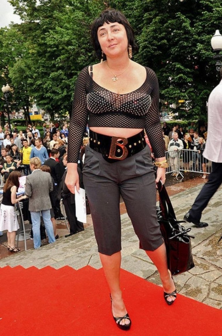 Лолита Милявская в комбинезоне