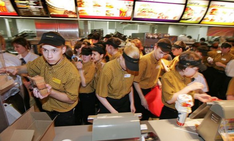 Подростки в Макдональдсе