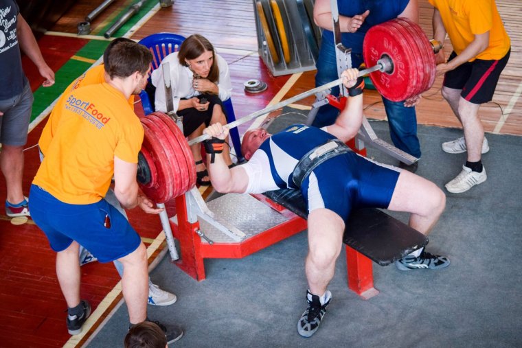 Соревнования по пауэрлифтингу