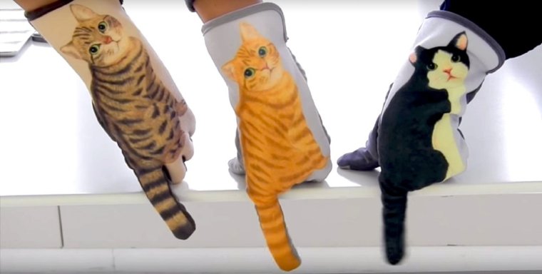 Перчатки с рисунком кошки