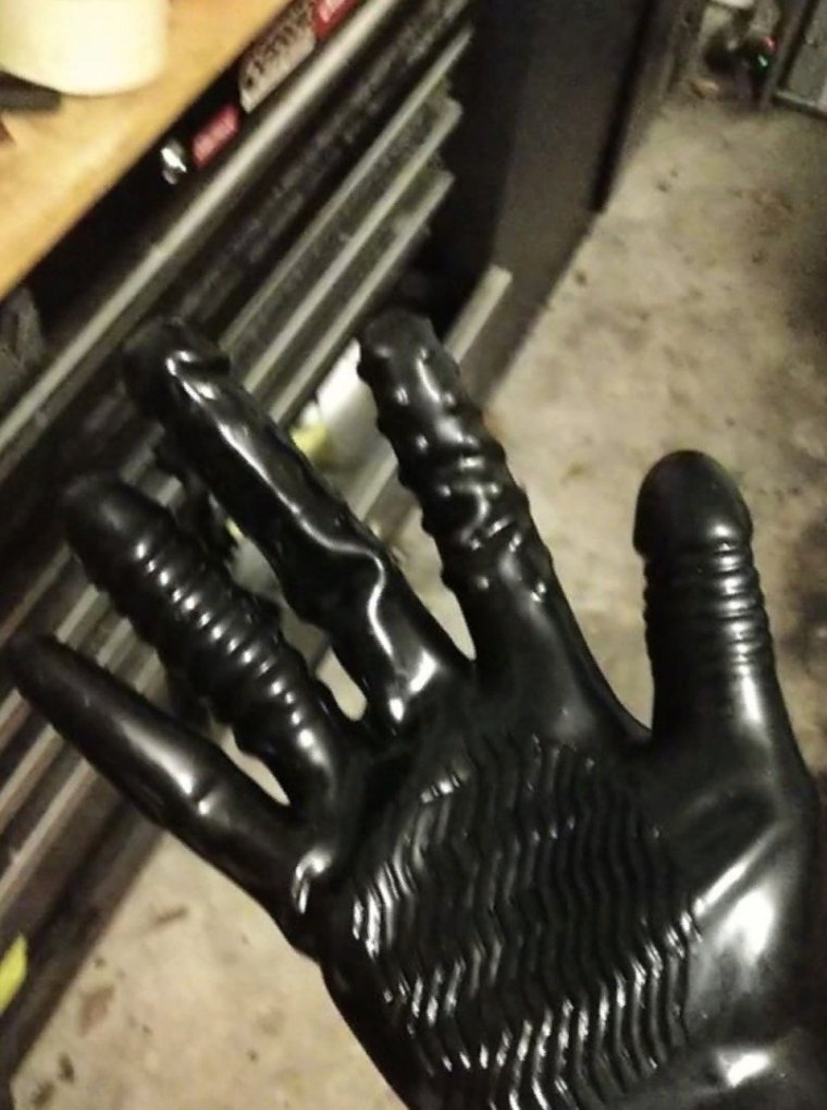 Резиновые перчатки прикол