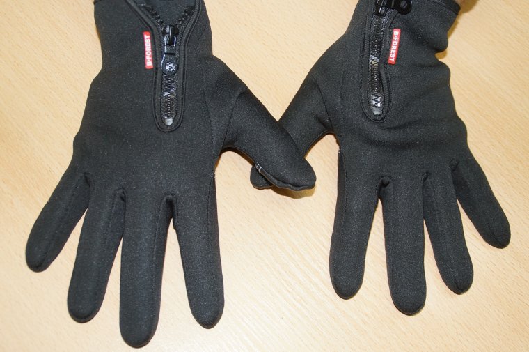 Зимние перчатки смешные