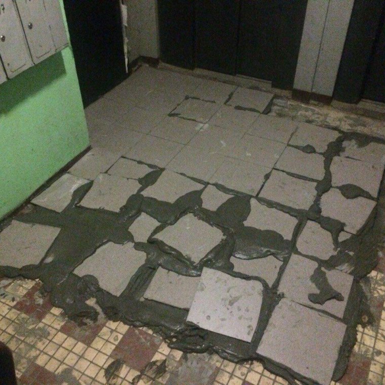 Криво положенная плитка