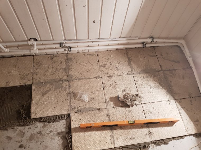 Косяки при укладке плитки