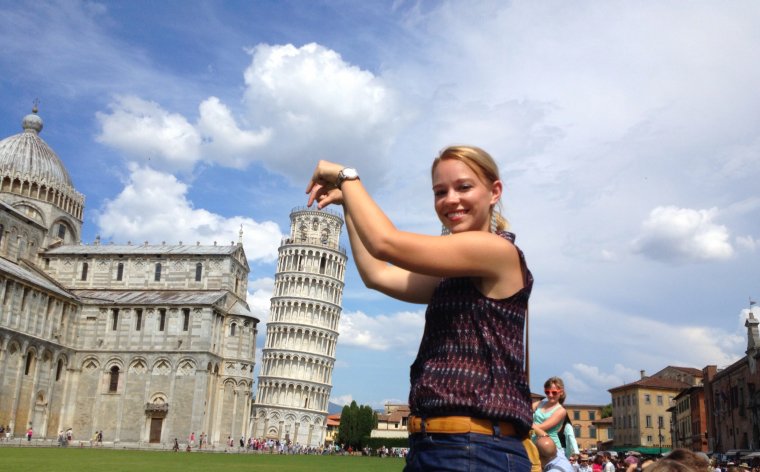 Пизанская башня люди