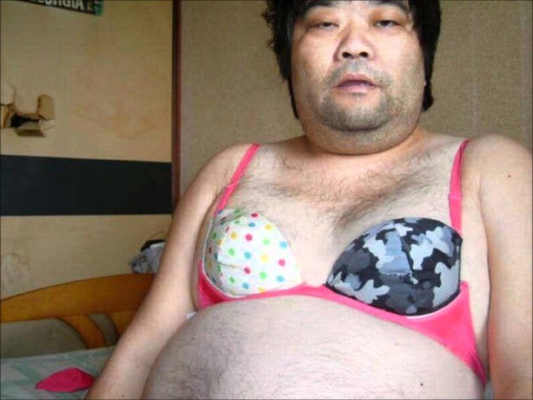 Толстые мужики в лифчиках