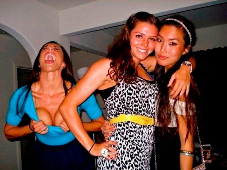 Смешные девушки на вечеринке