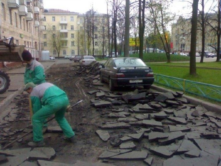 Дорожники кладут асфальт прикол