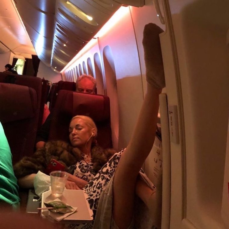 Анастасия Волочкова в самолете