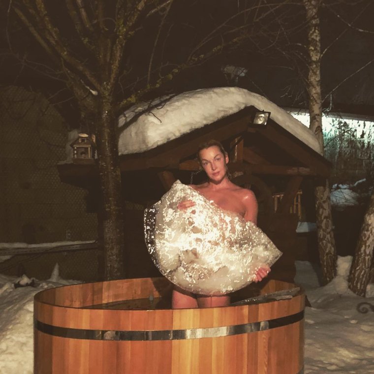 Волочкова на шаре