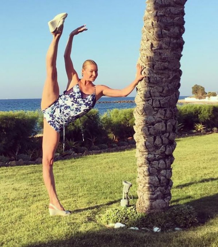 Волочкова шпагат