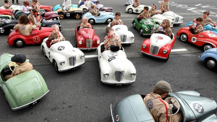 Гоночгоночные прикольные машиныэа