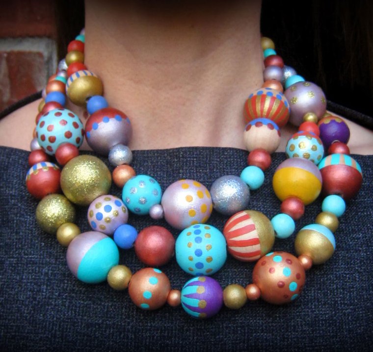 Разноцветные крупные бусы