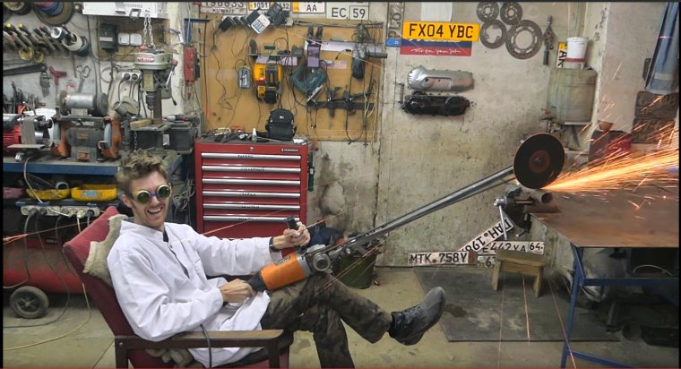 Демотиватор бензопила