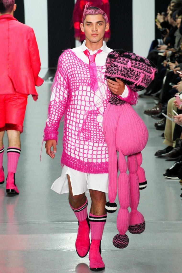 Костюм супергероя нелепый