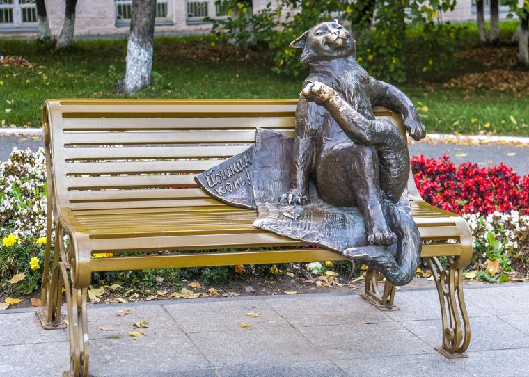 Ярнбомбинг скамейки