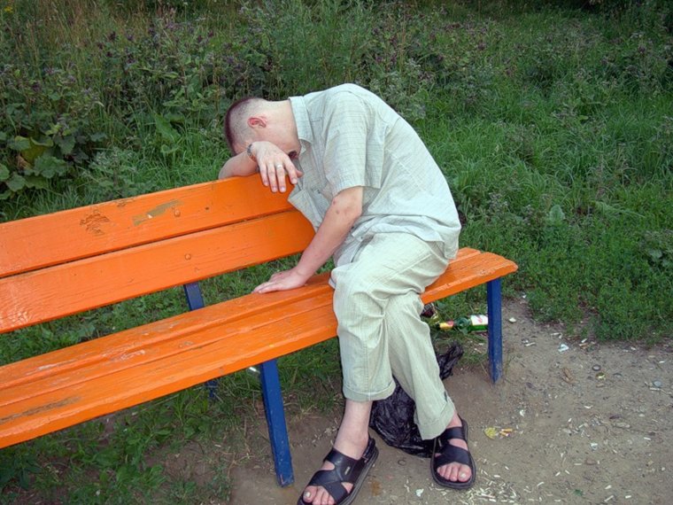 Надписи на лавочках