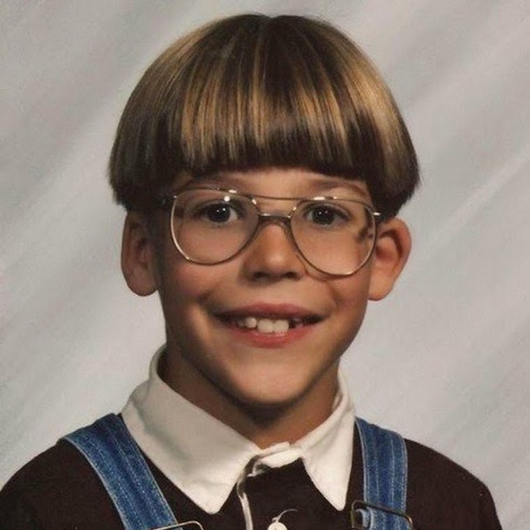 Школьник ботан