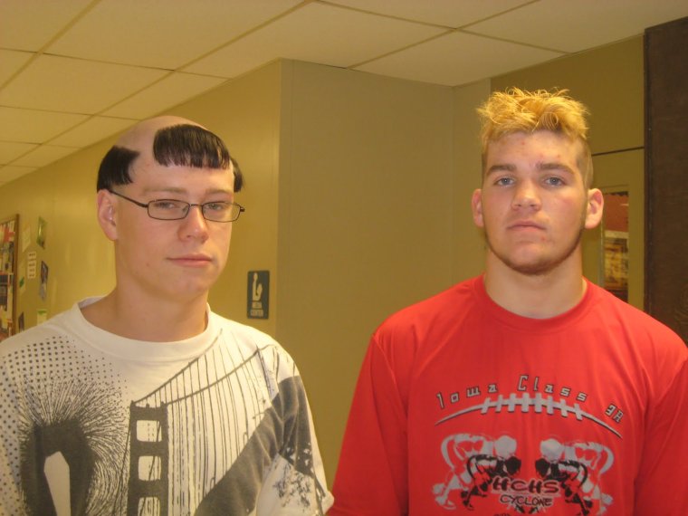 Прическа лысина с челкой