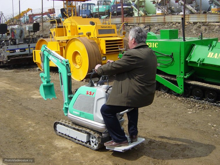 Прикольный экскаватор