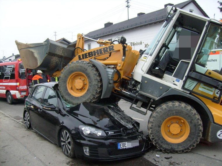 Техника экскаватор