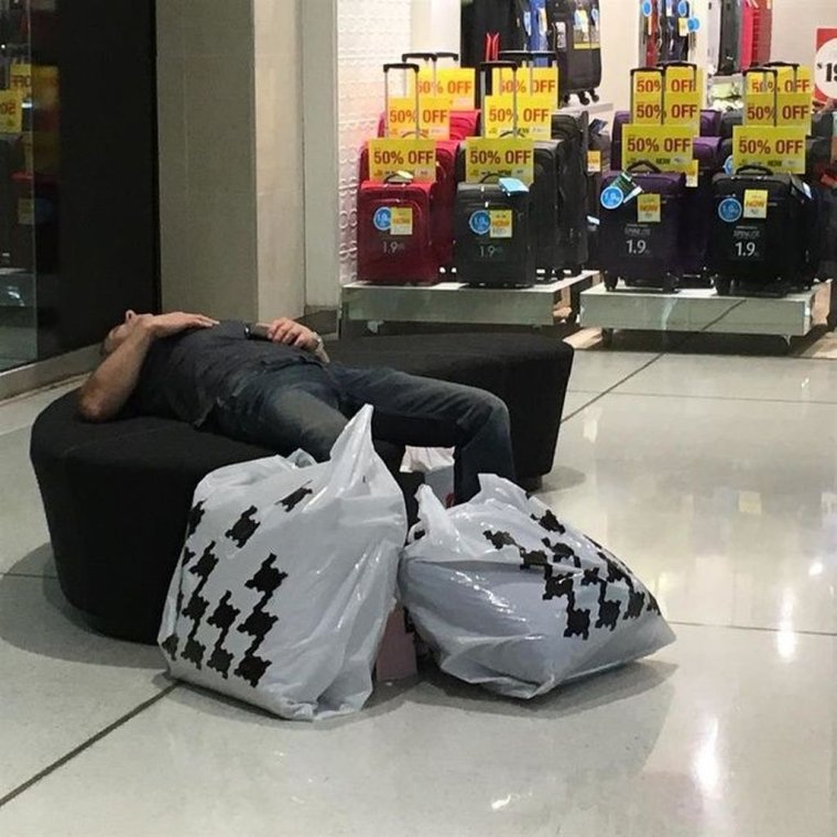 Смешной похож в магазин