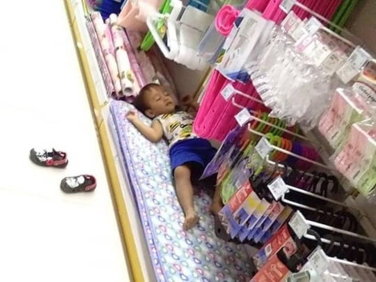 Угарные вещи в магазине