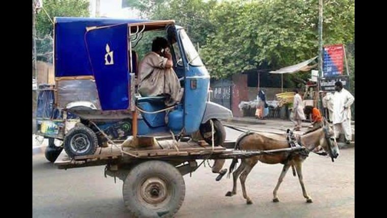 Эвакуатор девушка