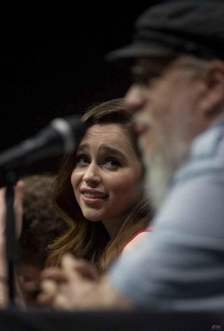 Эмилия Кларк приколы