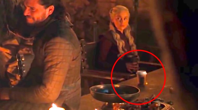 Игра престолов стакан кофе в кадре