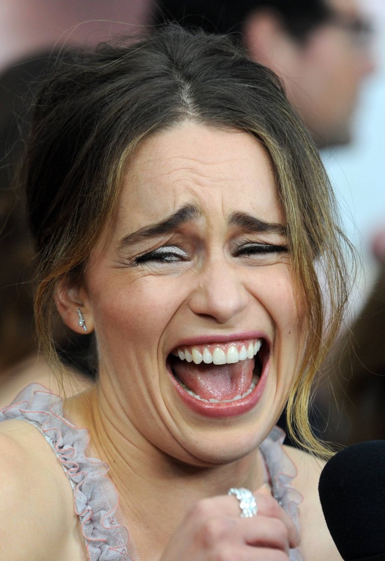 Эмилия Кларк брови