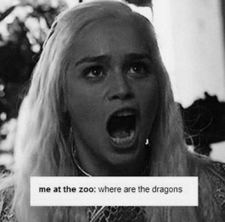 Мем Дейенерис кривляется