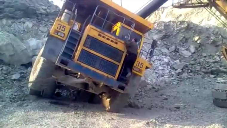 БЕЛАЗ 7513c газовый