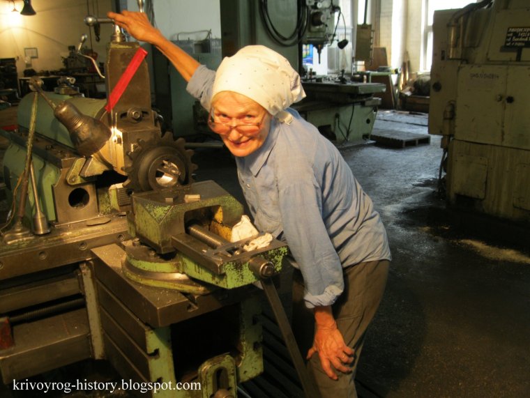 Дед на заводе