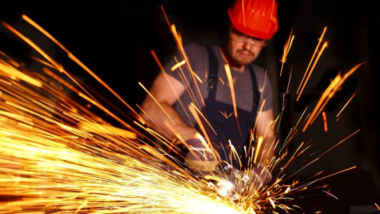 Болгарка искры