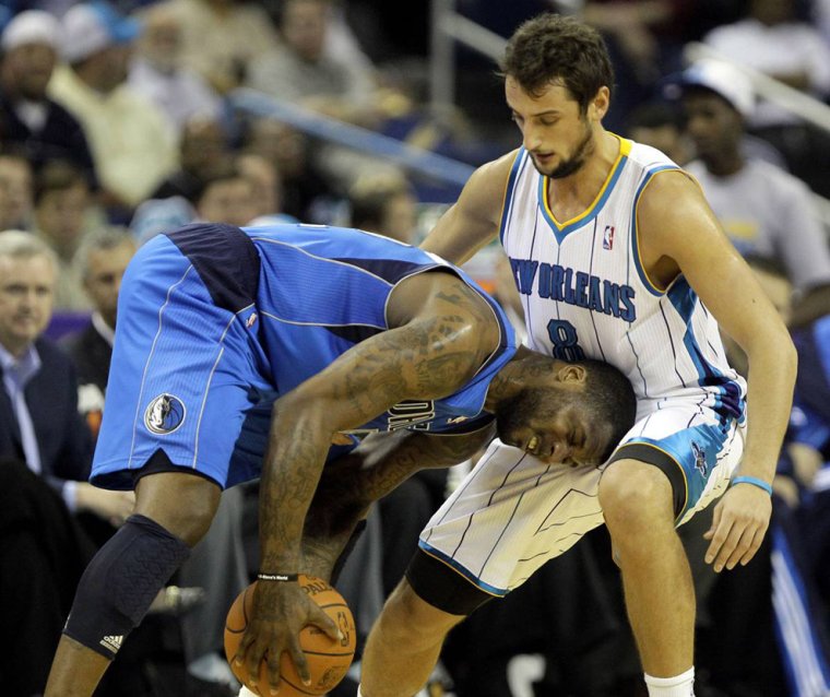 Горе баскетболист