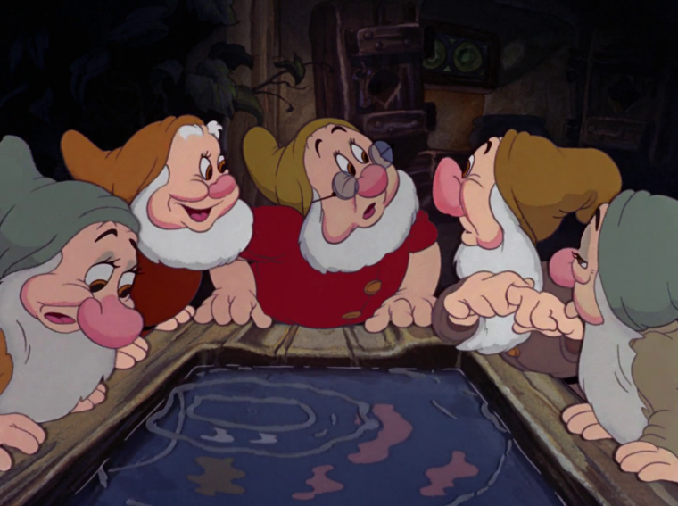 Белоснежка просыпается