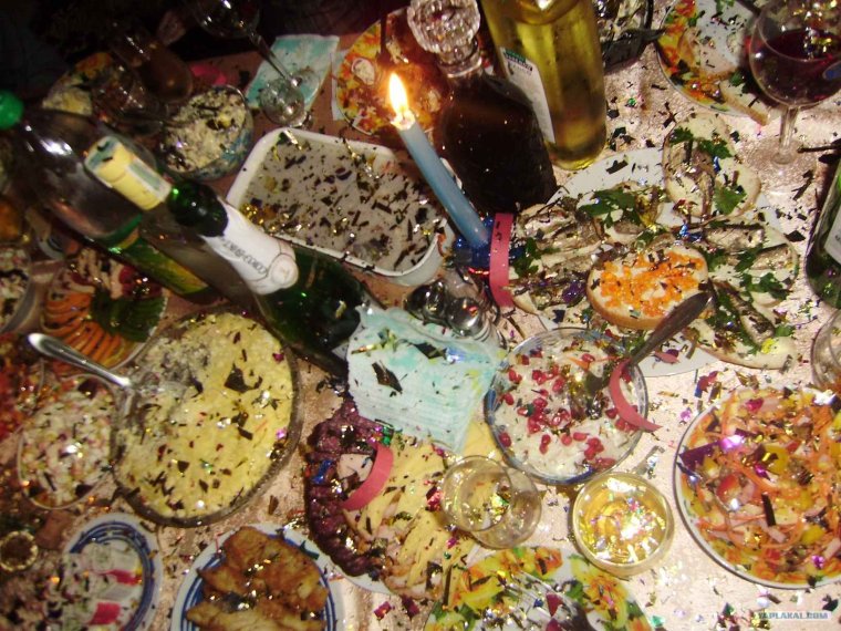 Стол после праздника