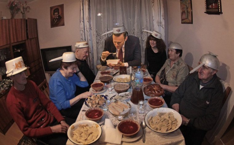 Хохол за столом