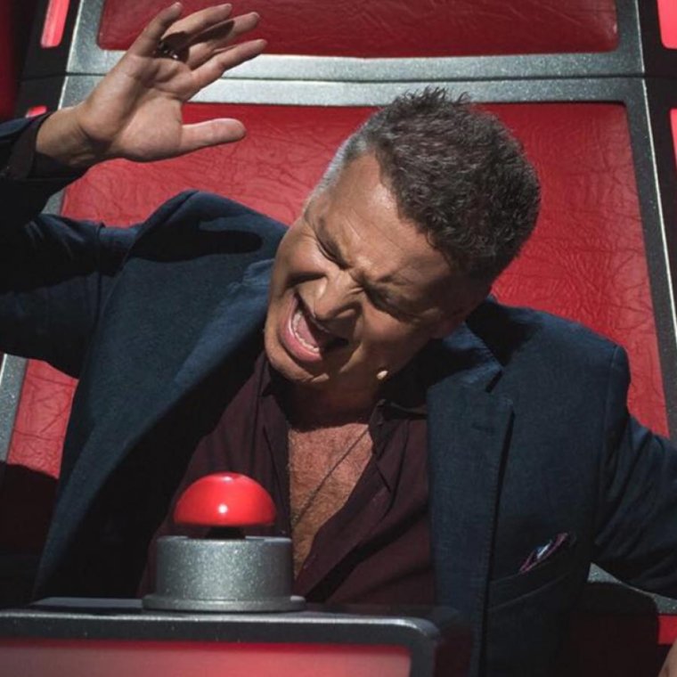 Леонид Агутин жмет на кнопку