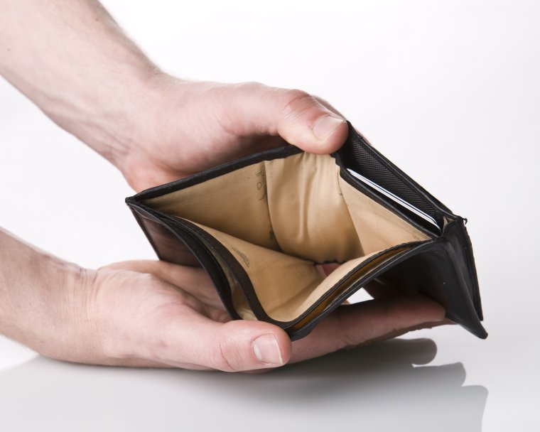 Пустые карманы без денег